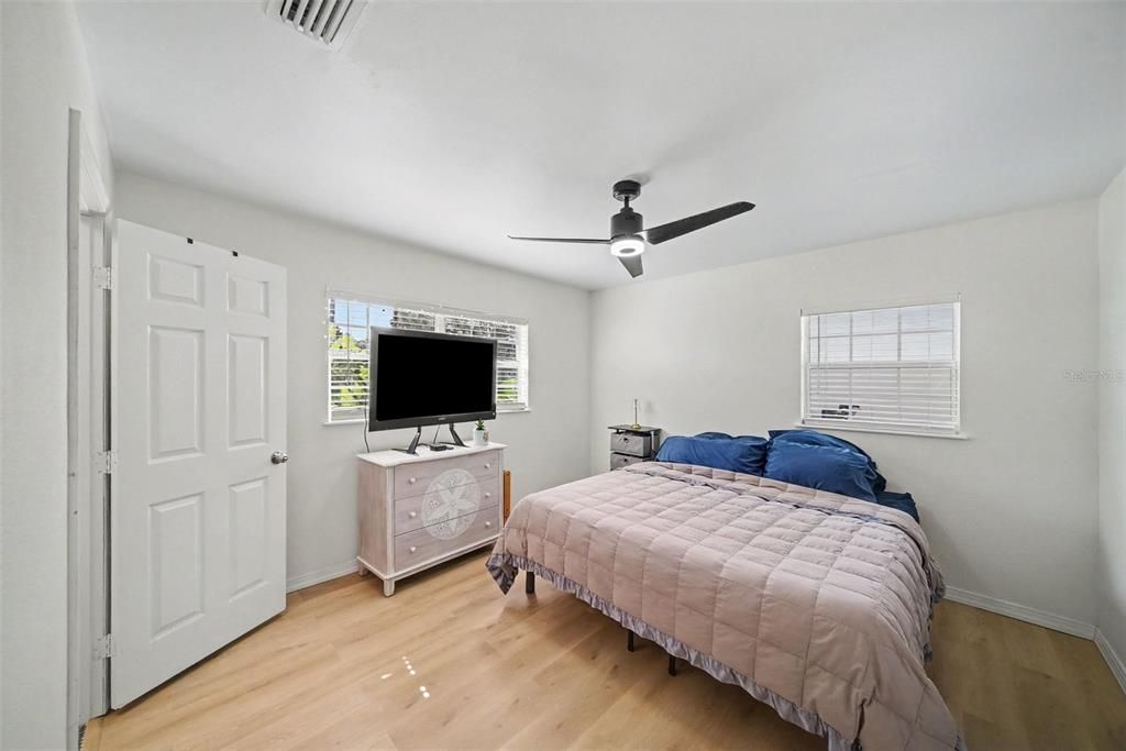 For Sale: $435,000 (3 beds, 2 baths, 1369 Square Feet)