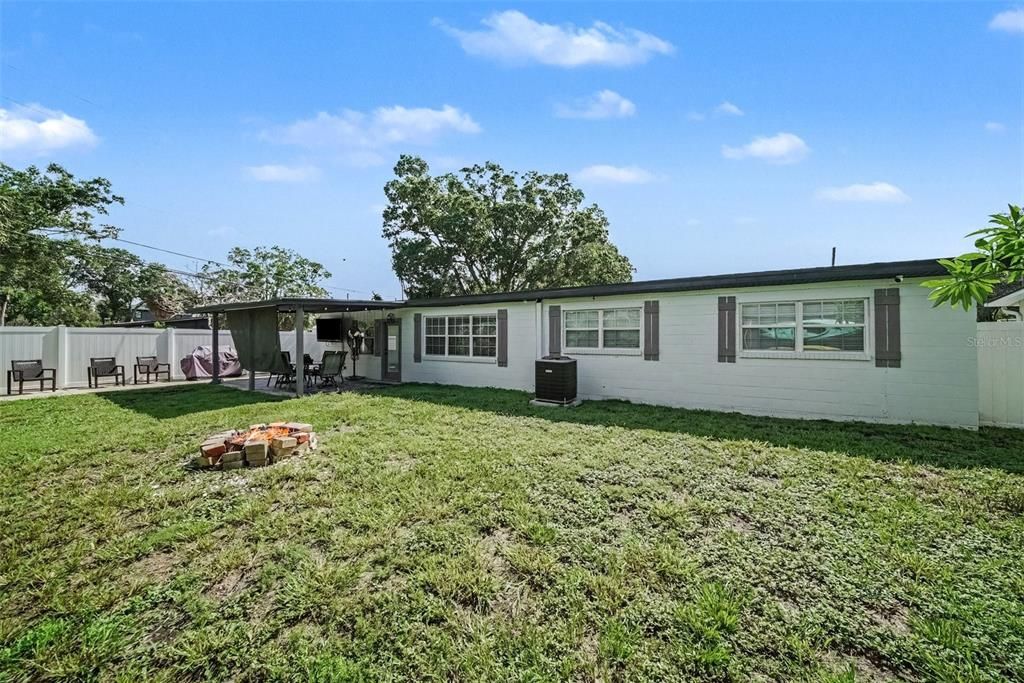 For Sale: $435,000 (3 beds, 2 baths, 1369 Square Feet)