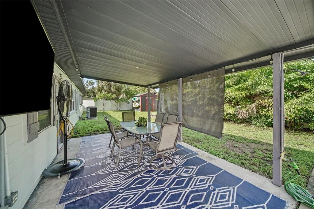 For Sale: $435,000 (3 beds, 2 baths, 1369 Square Feet)