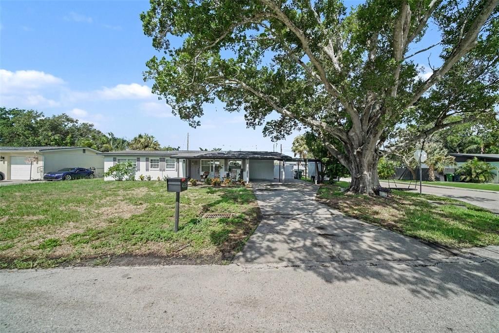 For Sale: $435,000 (3 beds, 2 baths, 1369 Square Feet)