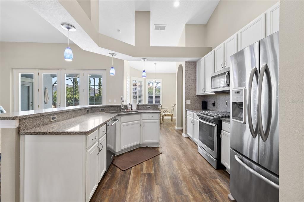 For Sale: $575,000 (4 beds, 3 baths, 2466 Square Feet)