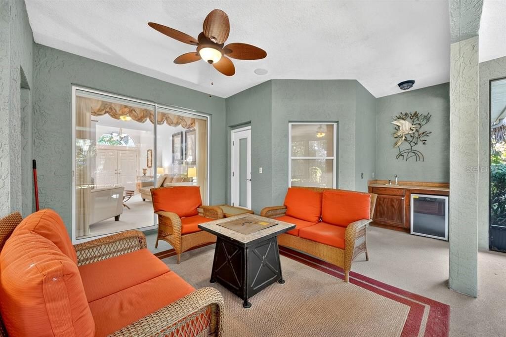 For Sale: $449,900 (3 beds, 2 baths, 2411 Square Feet)