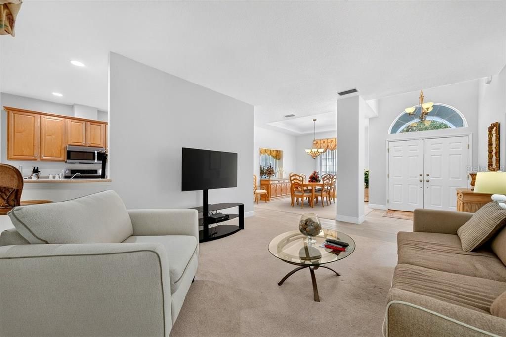 For Sale: $449,900 (3 beds, 2 baths, 2411 Square Feet)