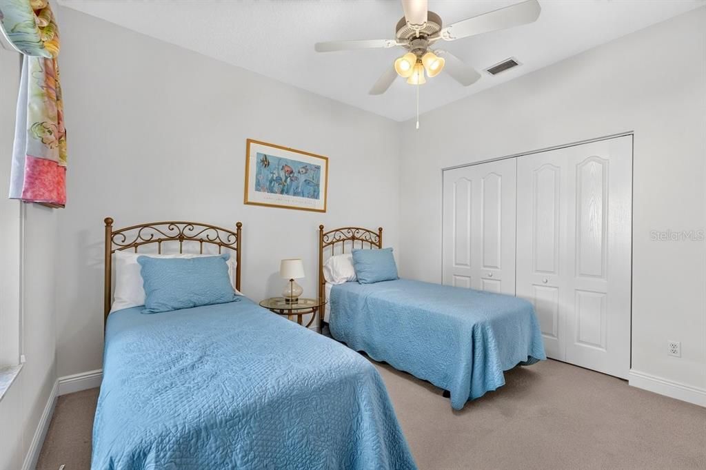 For Sale: $449,900 (3 beds, 2 baths, 2411 Square Feet)