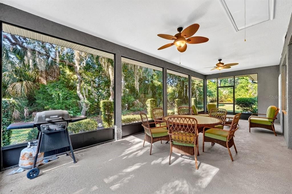 For Sale: $449,900 (3 beds, 2 baths, 2411 Square Feet)