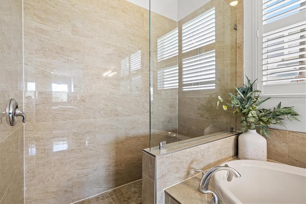 For Sale: $594,000 (5 beds, 3 baths, 2774 Square Feet)