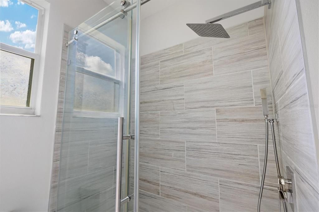 For Sale: $594,000 (5 beds, 3 baths, 2774 Square Feet)