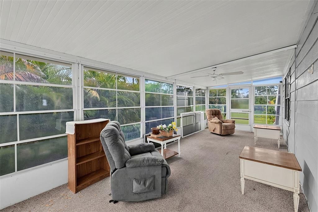 For Sale: $129,000 (2 beds, 2 baths, 1144 Square Feet)