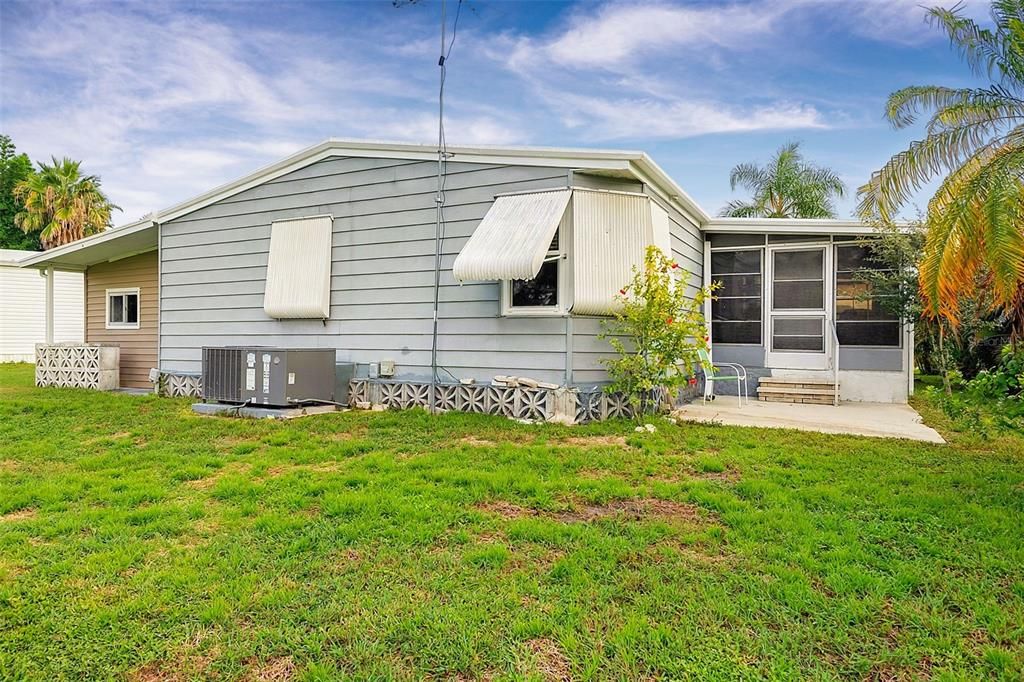 For Sale: $129,000 (2 beds, 2 baths, 1144 Square Feet)