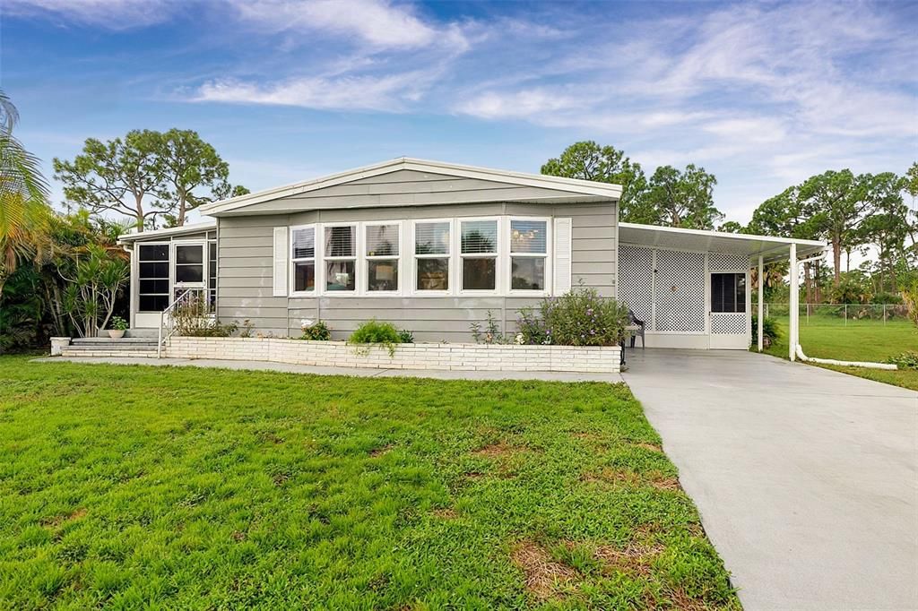 For Sale: $129,000 (2 beds, 2 baths, 1144 Square Feet)