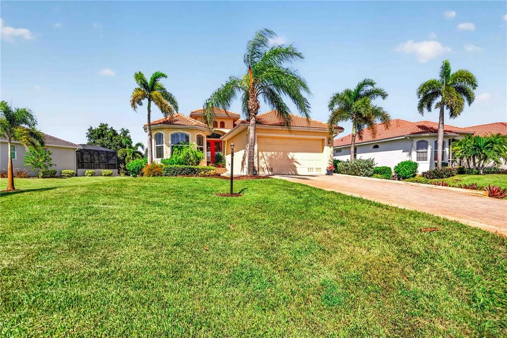 For Sale: $399,900 (3 beds, 2 baths, 1839 Square Feet)