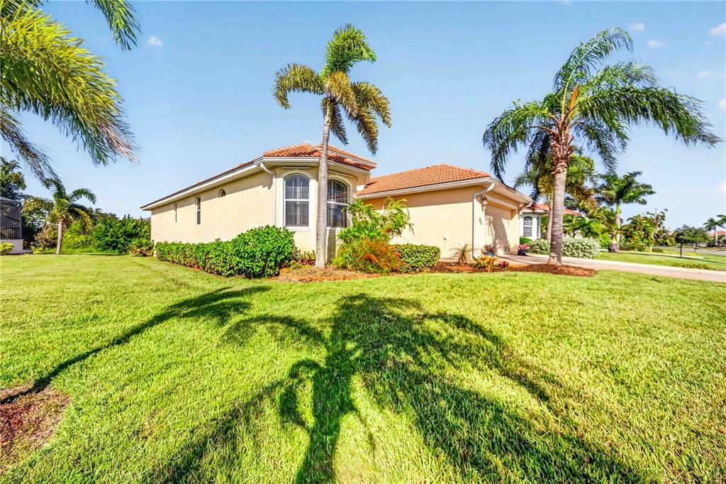For Sale: $399,900 (3 beds, 2 baths, 1839 Square Feet)