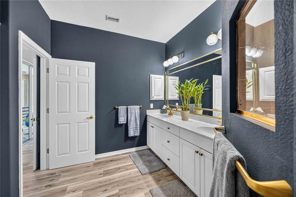 For Sale: $399,900 (3 beds, 2 baths, 1839 Square Feet)