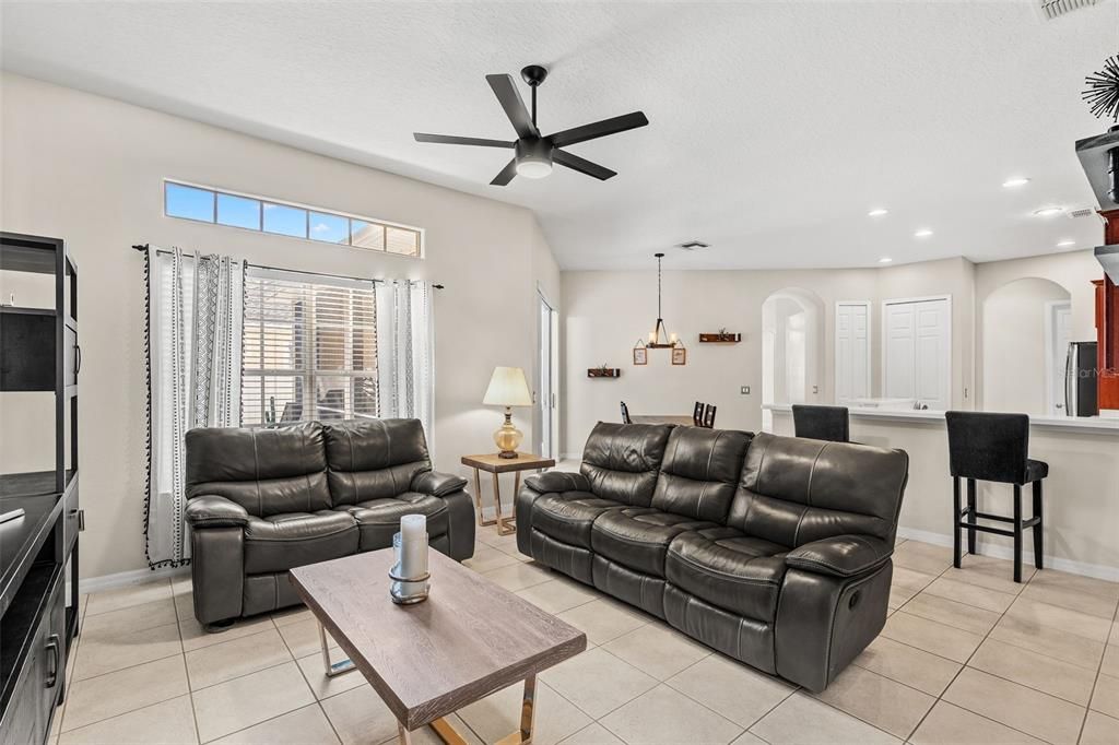 For Sale: $565,000 (4 beds, 3 baths, 2278 Square Feet)