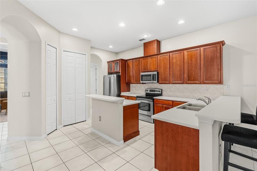 For Sale: $565,000 (4 beds, 3 baths, 2278 Square Feet)