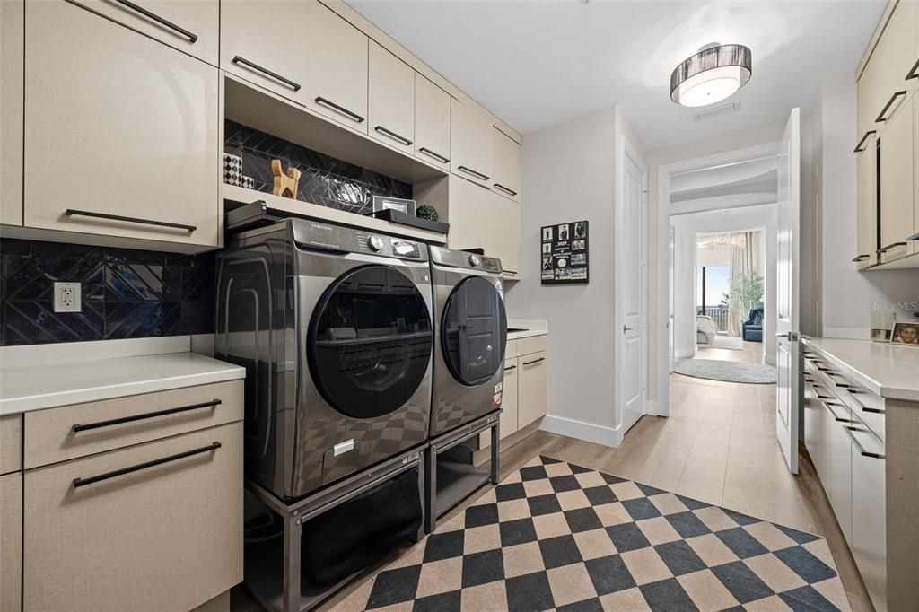 For Sale: $1,140,000 (4 beds, 3 baths, 3928 Square Feet)