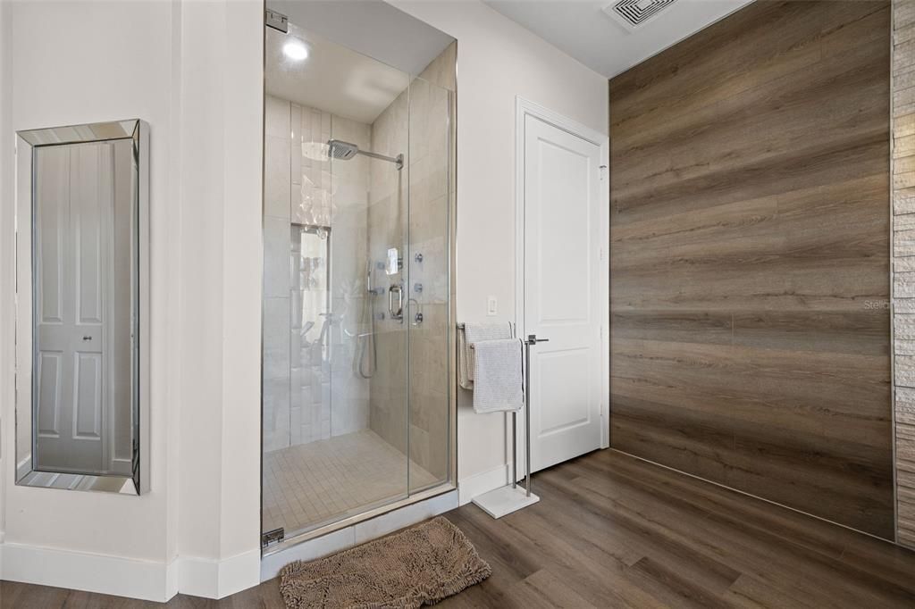 For Sale: $1,140,000 (4 beds, 3 baths, 3928 Square Feet)