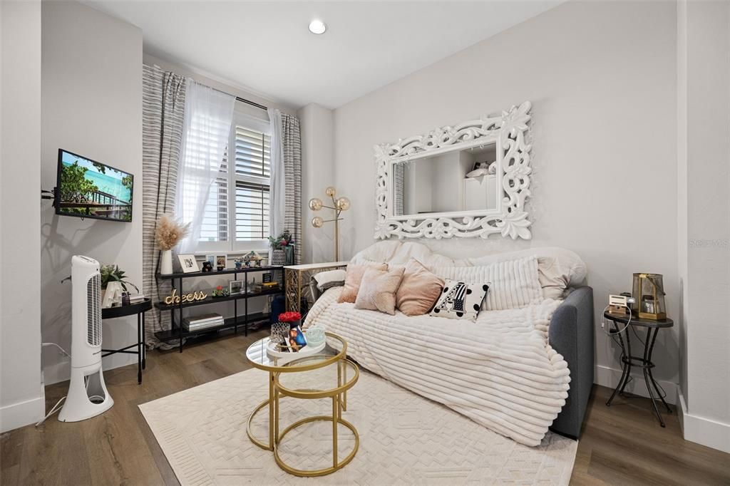 For Sale: $1,140,000 (4 beds, 3 baths, 3928 Square Feet)