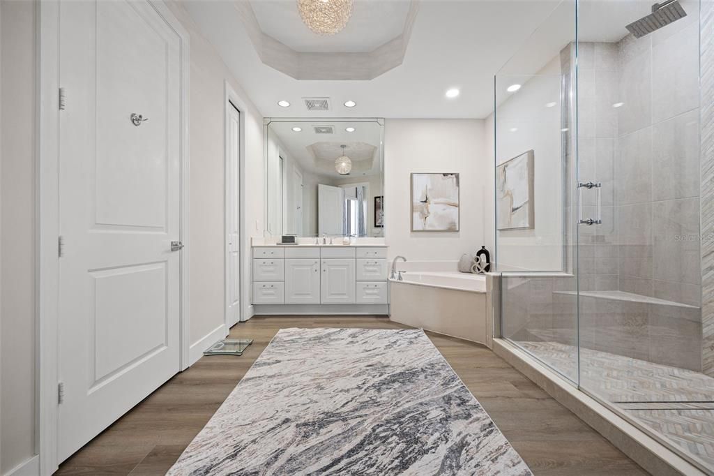 For Sale: $1,140,000 (4 beds, 3 baths, 3928 Square Feet)