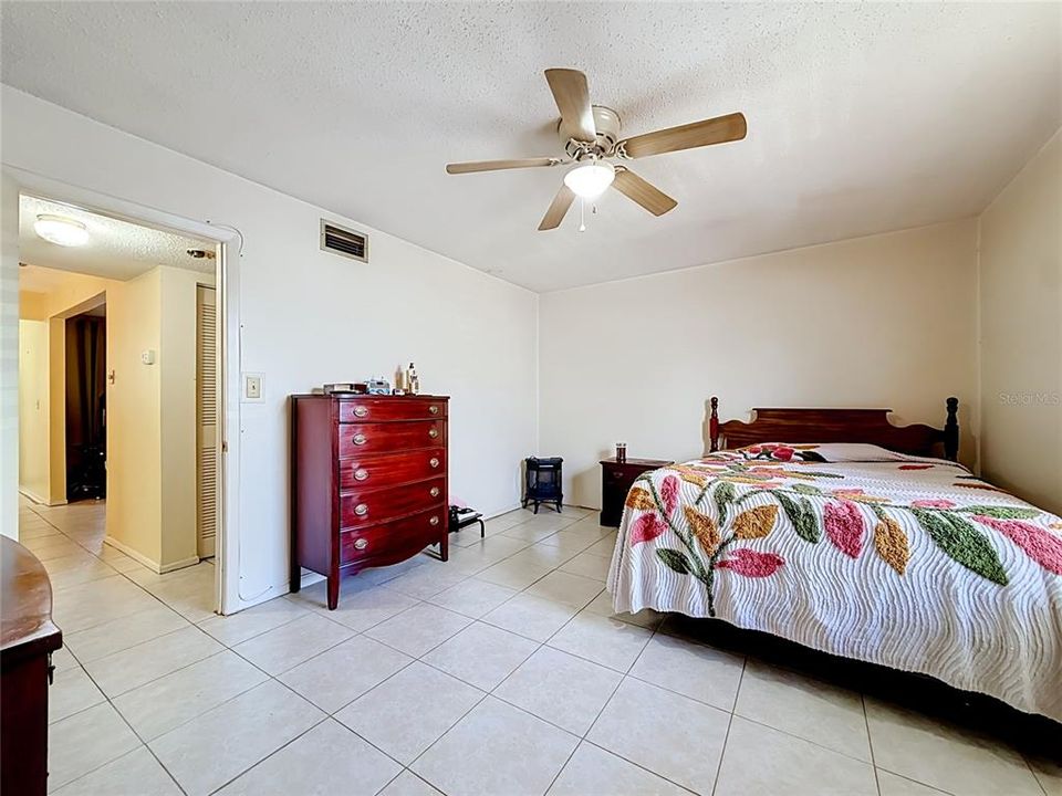 En Venta: $114,900 (1 camas, 1 baños, 825 Pies cuadrados)