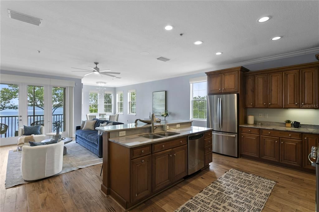En Venta: $1,500,000 (4 camas, 3 baños, 2832 Pies cuadrados)