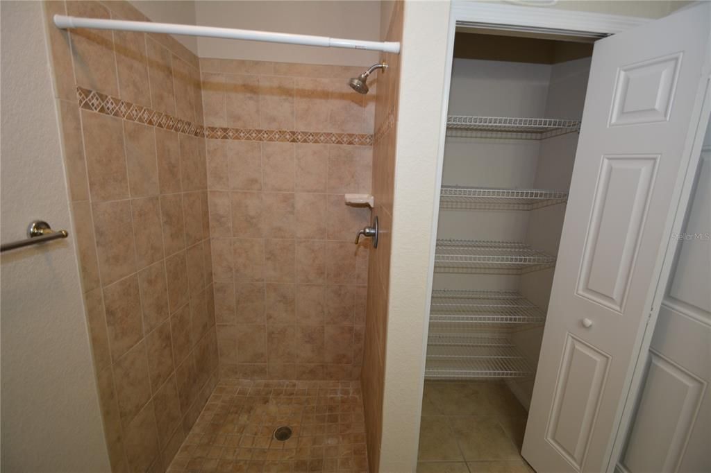На продажу: $143,000 (2 спален, 2 ванн, 951 Квадратных фут)