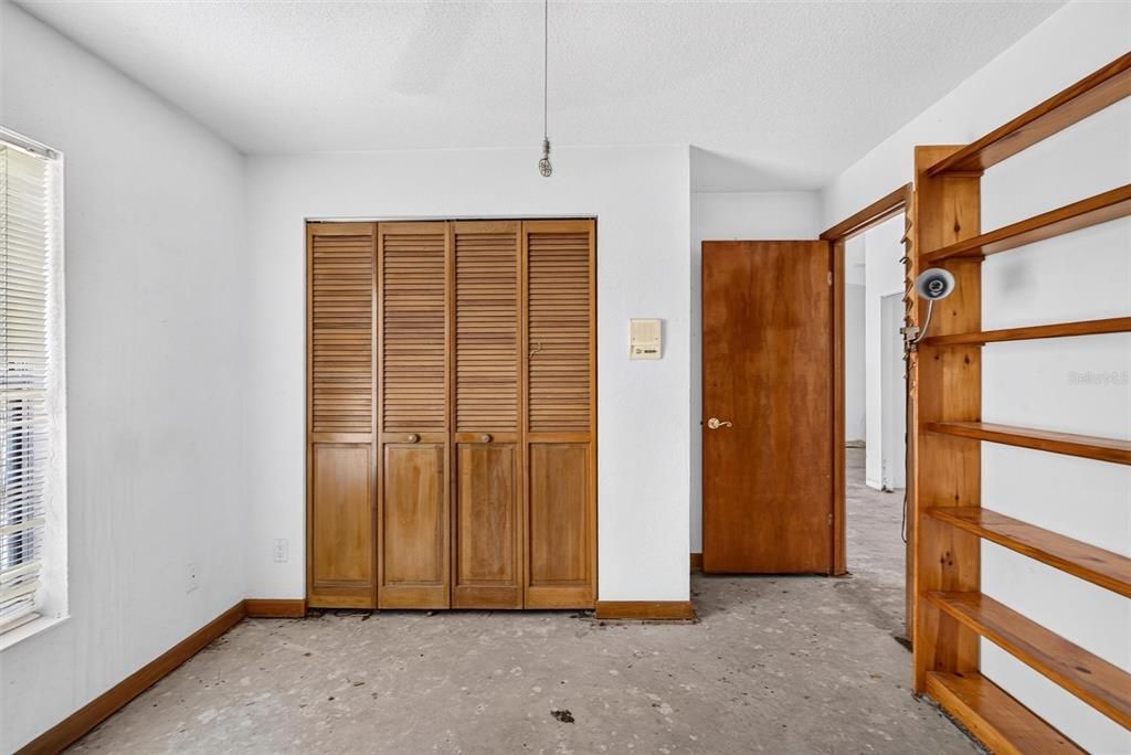 Под контрактом: $299,999 (3 спален, 2 ванн, 1293 Квадратных фут)