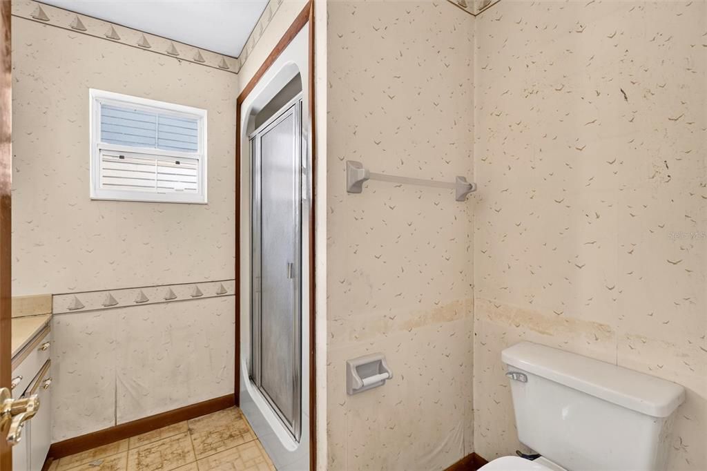Под контрактом: $299,999 (3 спален, 2 ванн, 1293 Квадратных фут)