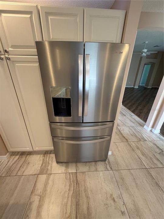 For Rent: $2,600 (3 beds, 2 baths, 1979 Square Feet)