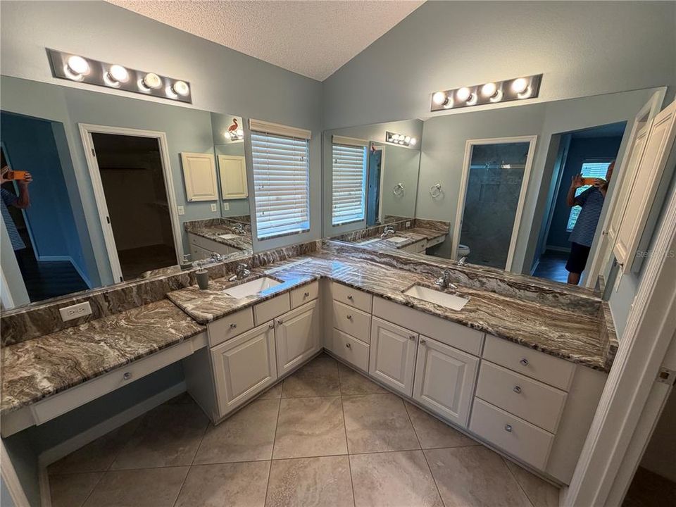 For Rent: $2,600 (3 beds, 2 baths, 1979 Square Feet)
