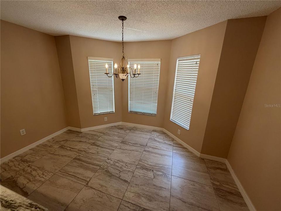 For Rent: $2,600 (3 beds, 2 baths, 1979 Square Feet)
