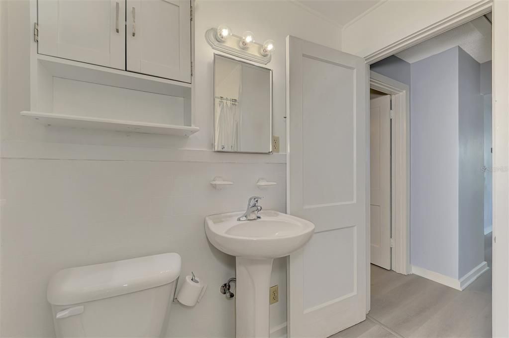 For Rent: $2,900 (2 beds, 1 baths, 1012 Square Feet)