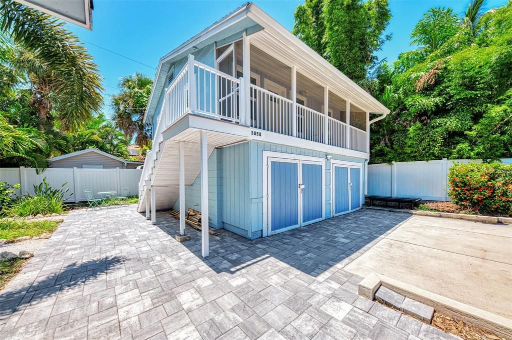 For Rent: $2,900 (2 beds, 1 baths, 1012 Square Feet)