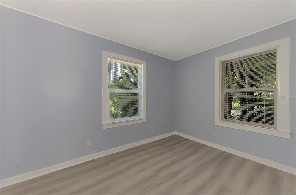 For Rent: $2,900 (2 beds, 1 baths, 1012 Square Feet)