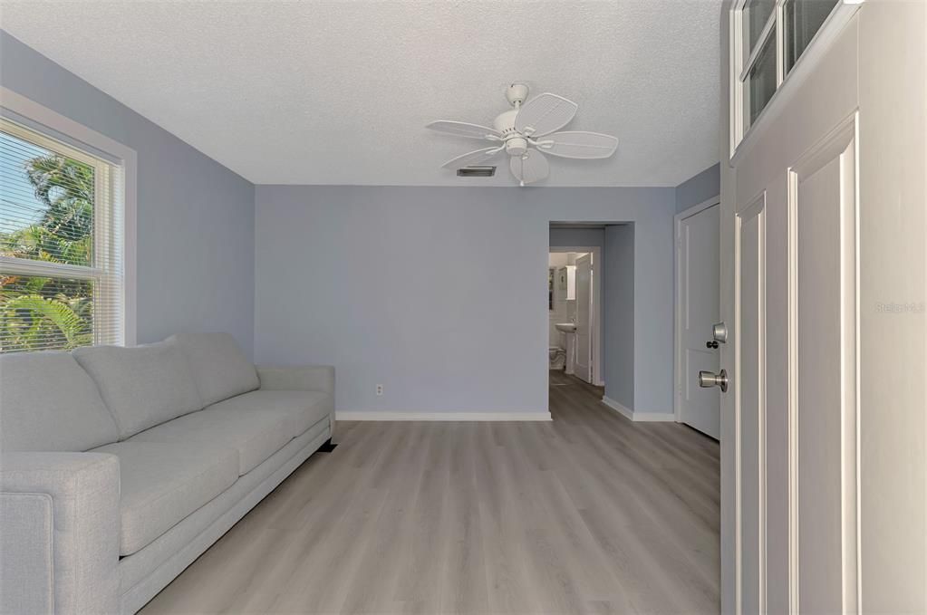For Rent: $2,900 (2 beds, 1 baths, 1012 Square Feet)