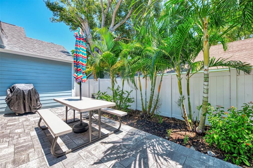 For Rent: $2,900 (2 beds, 1 baths, 1012 Square Feet)