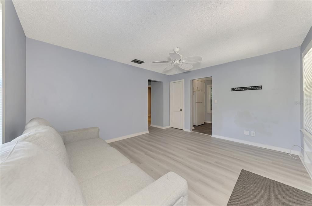 For Rent: $2,900 (2 beds, 1 baths, 1012 Square Feet)