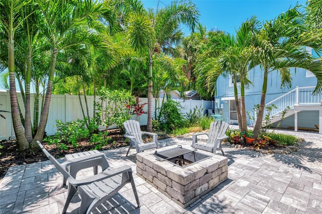 For Rent: $2,900 (2 beds, 1 baths, 1012 Square Feet)