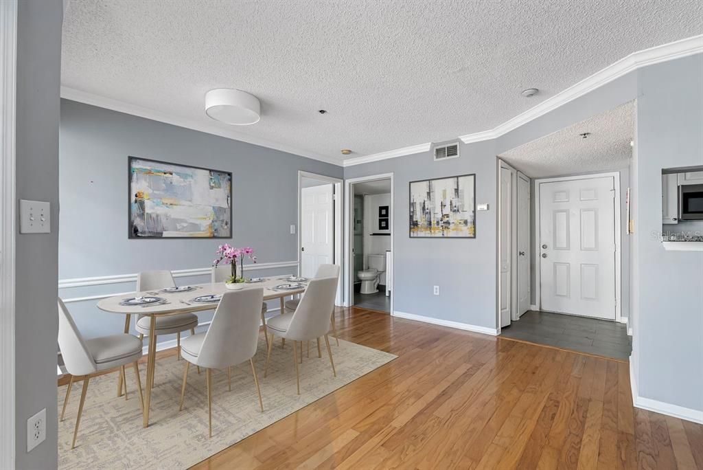 For Rent: $1,990 (1 beds, 1 baths, 631 Square Feet)