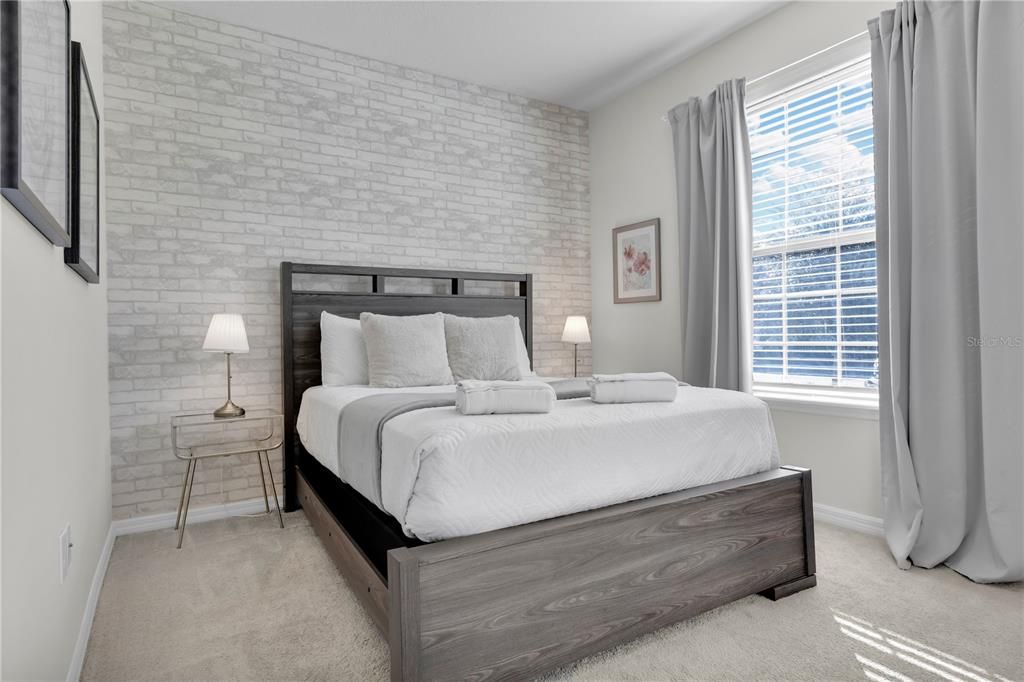 For Sale: $430,000 (5 beds, 4 baths, 2263 Square Feet)