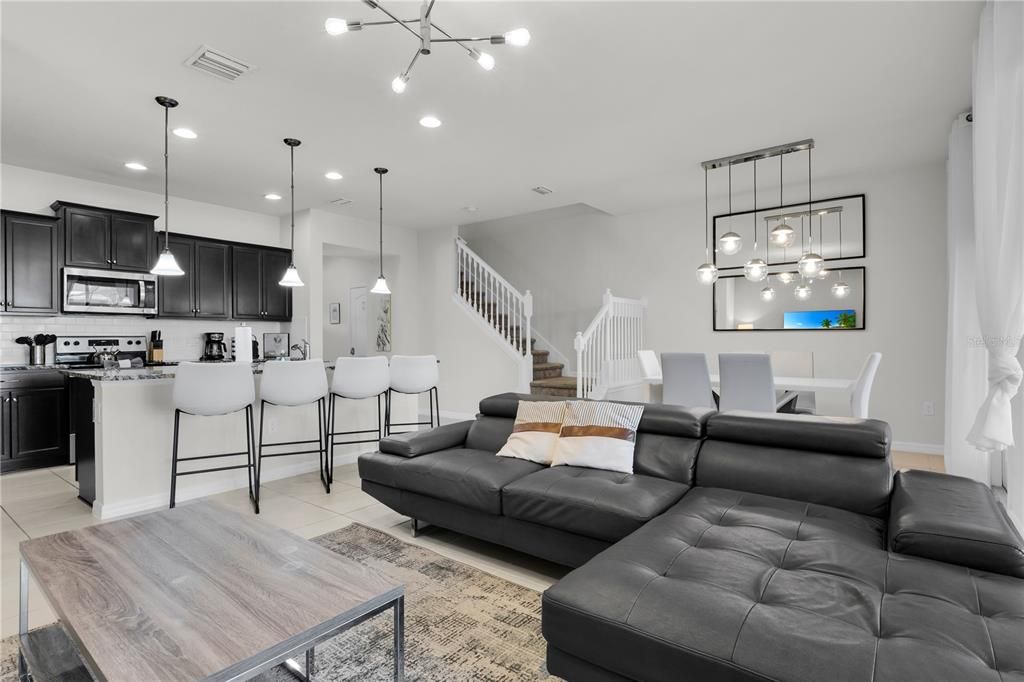 For Sale: $430,000 (5 beds, 4 baths, 2263 Square Feet)
