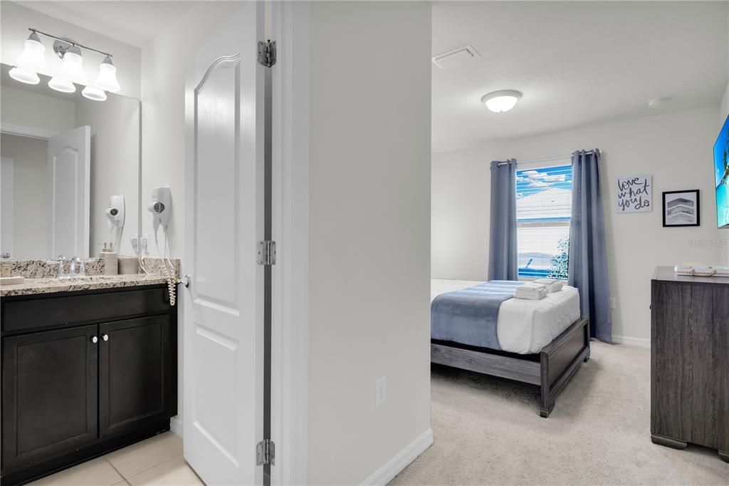For Sale: $430,000 (5 beds, 4 baths, 2263 Square Feet)