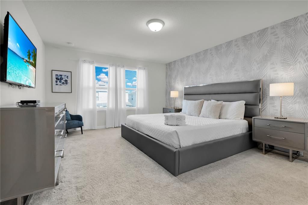 For Sale: $430,000 (5 beds, 4 baths, 2263 Square Feet)