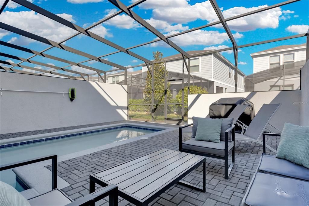 For Sale: $430,000 (5 beds, 4 baths, 2263 Square Feet)
