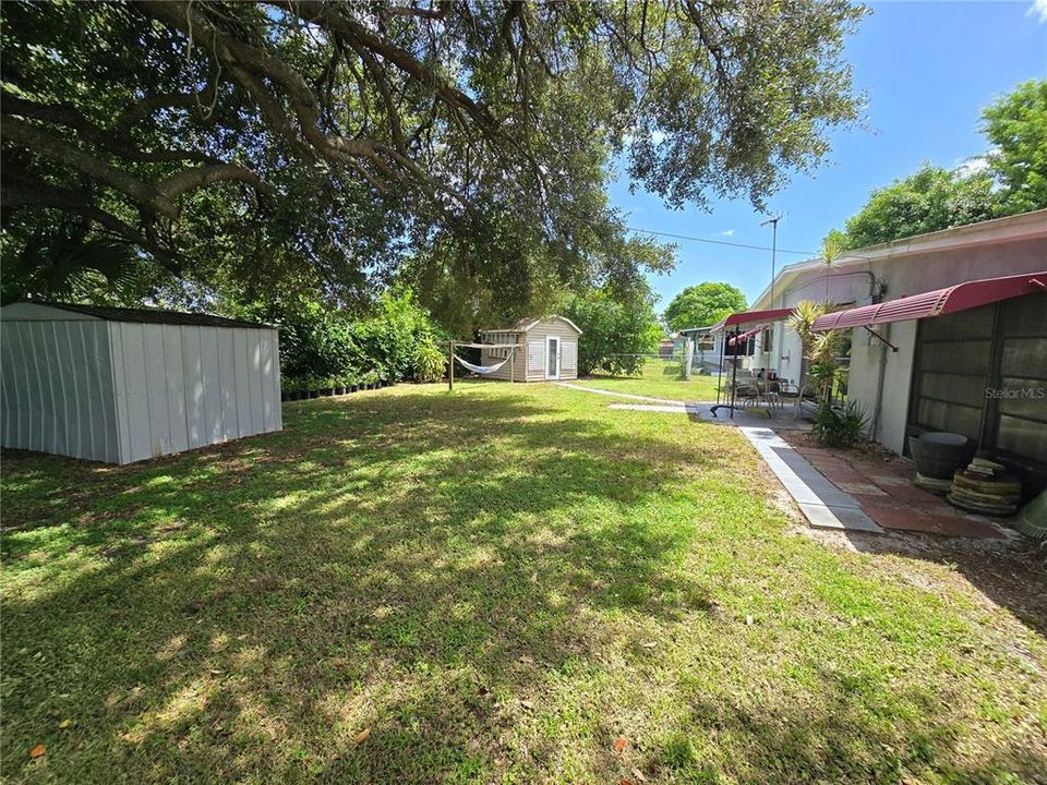 For Sale: $149,900 (2 beds, 1 baths, 988 Square Feet)