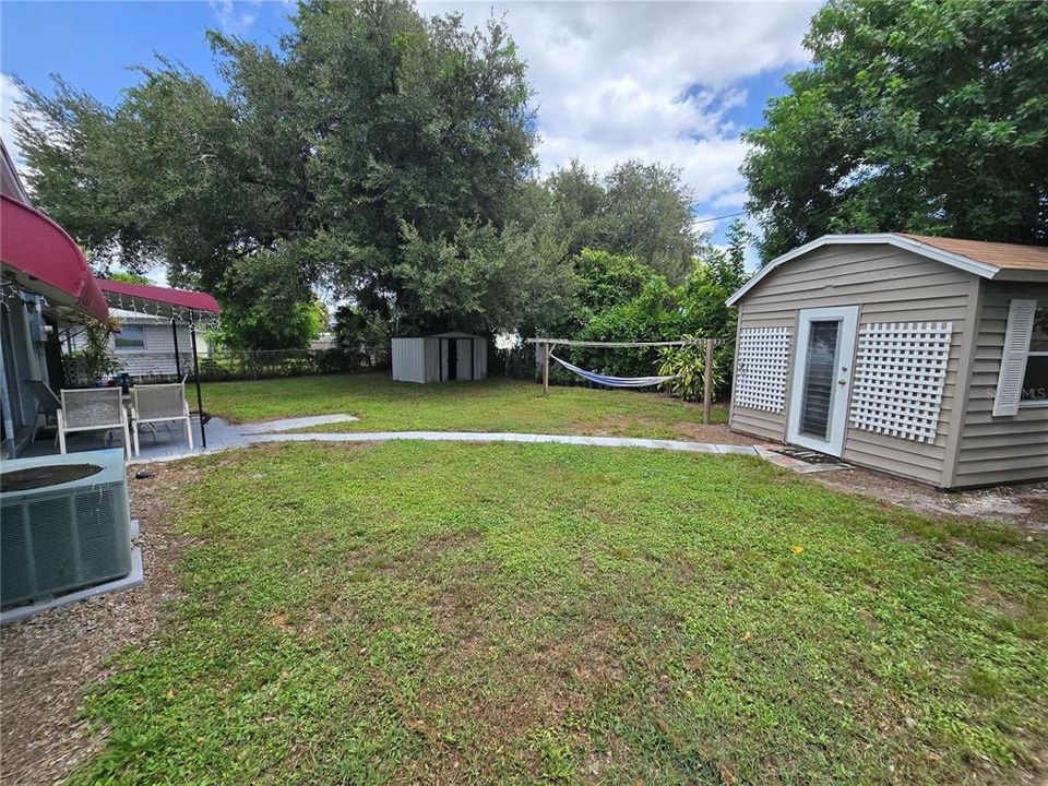 For Sale: $149,900 (2 beds, 1 baths, 988 Square Feet)