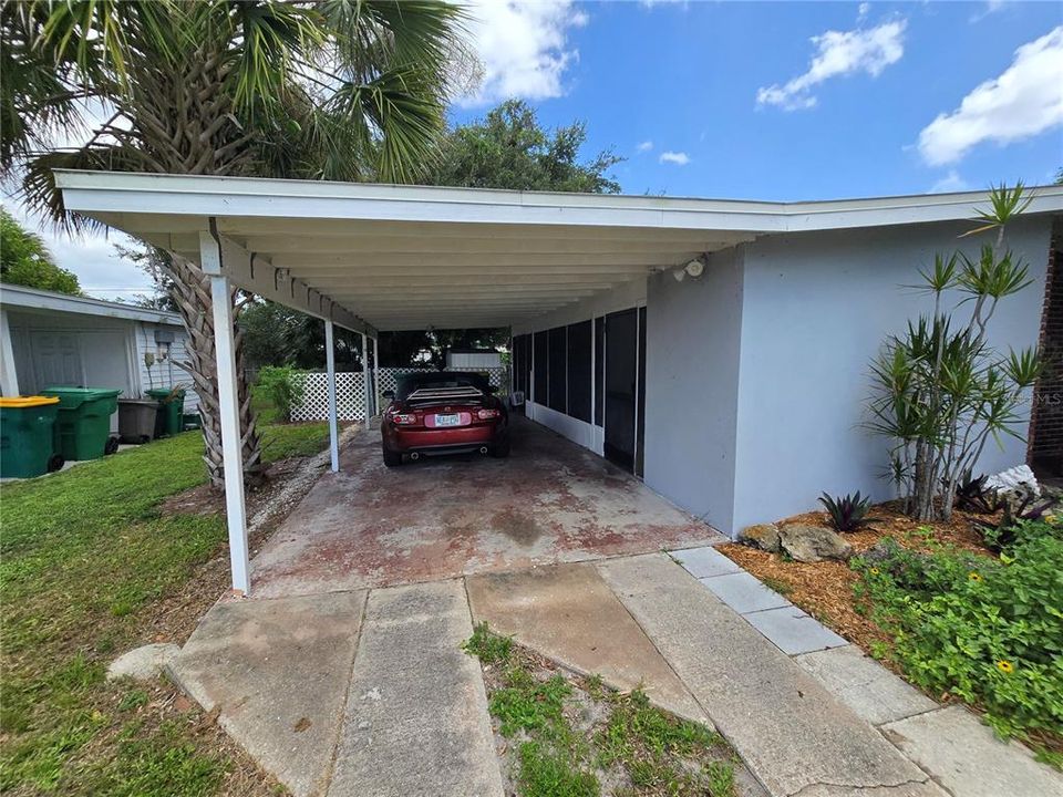 For Sale: $149,900 (2 beds, 1 baths, 988 Square Feet)
