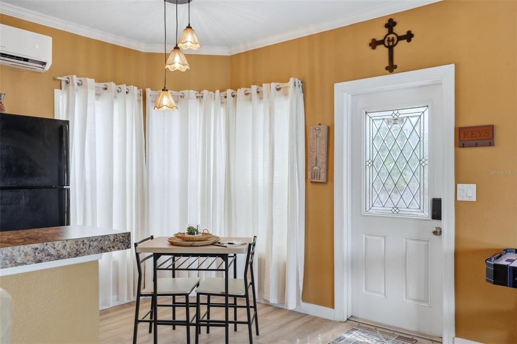 For Sale: $2,000,000 (3 beds, 2 baths, 2016 Square Feet)