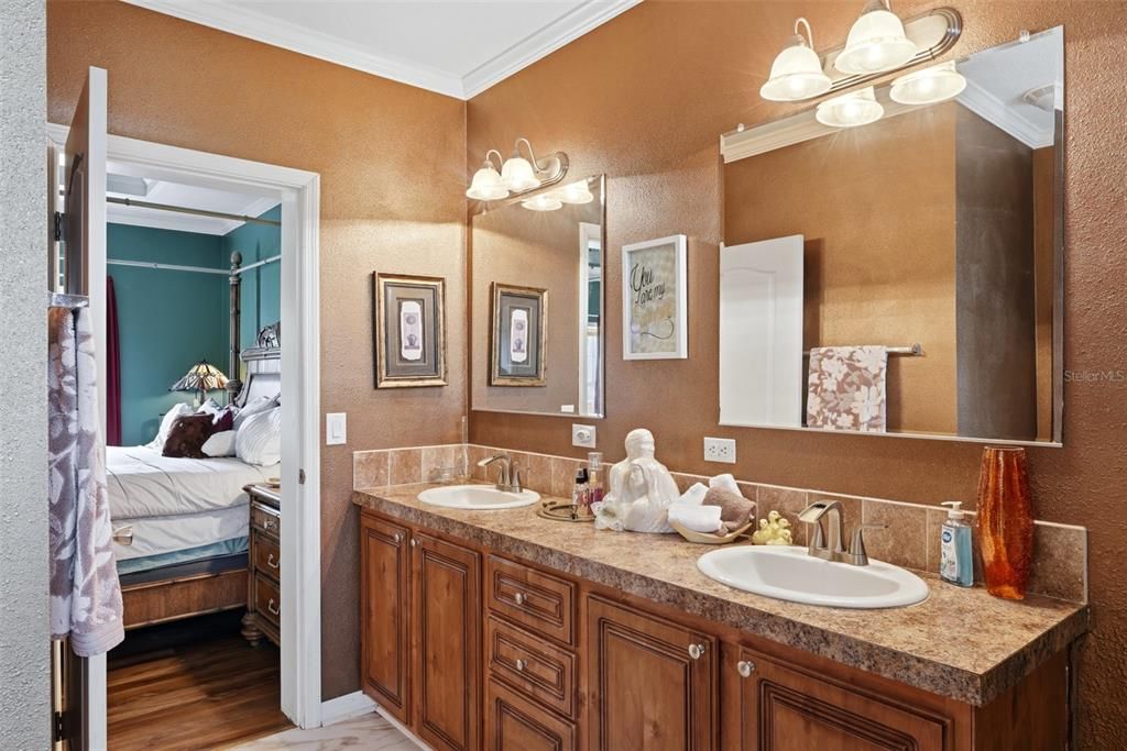 For Sale: $2,000,000 (3 beds, 2 baths, 2016 Square Feet)