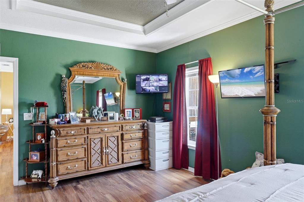 For Sale: $2,000,000 (3 beds, 2 baths, 2016 Square Feet)